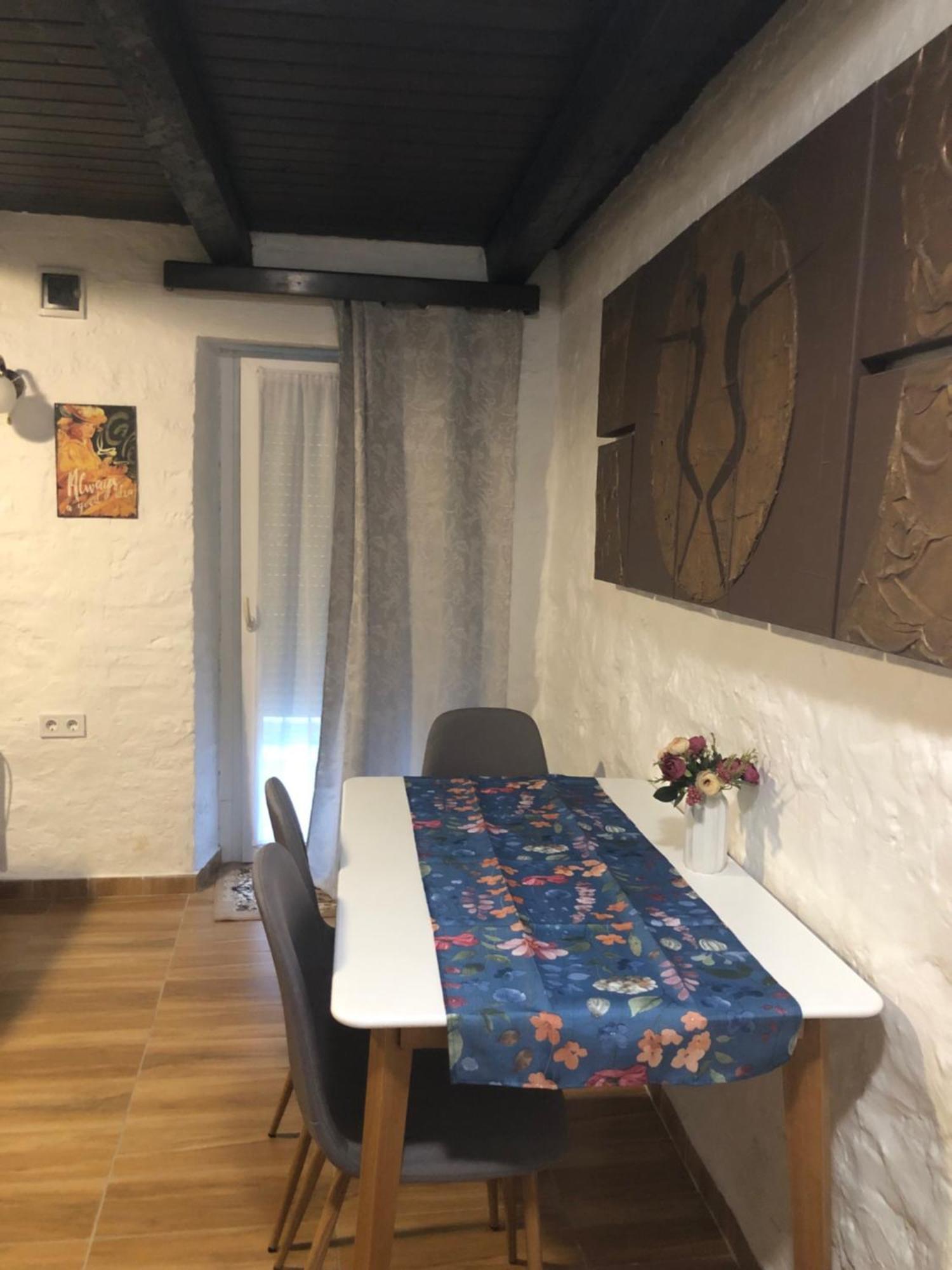 Lidia Vendeghaz Hotel Tata Exterior foto